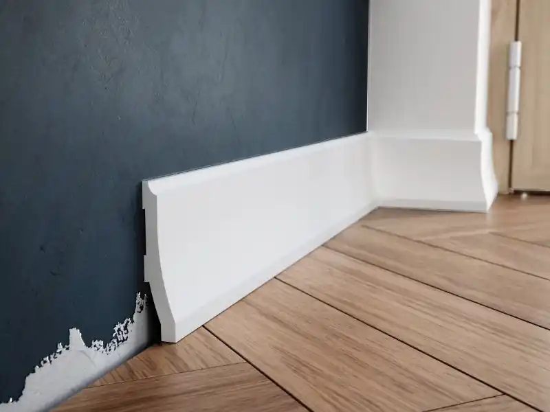 Do wyczerpania zapasów Listwa przypodłogowa Creativa PRO-104 Professional