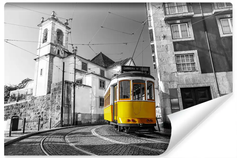 Fototapeta Tramwaj W Zabytkowej Dzielnicy Lizbony Sprawdź teraz