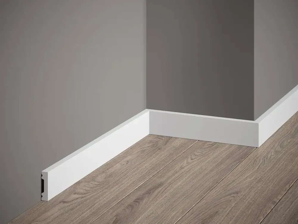Listwa przypodłogowa MD011P malowana na biało (4×1×200cm) Mardom Decor Wysoka jakość