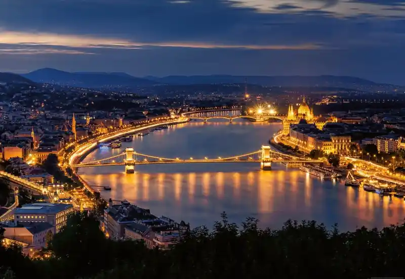 Tani FotoTAPETA na flizelinie 5060-8 Hungary Budapest